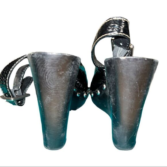 COACH RENAE CRINKLE PATENT SILVER STUD PLATFORM PEEP TOE SANDALS SIZE 6.5 Black - Picture 3 of 9